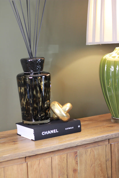XXL Luxe Diffuser – Gourmand & Oriental Flower (5L) styled view – Leya Buster Interiors