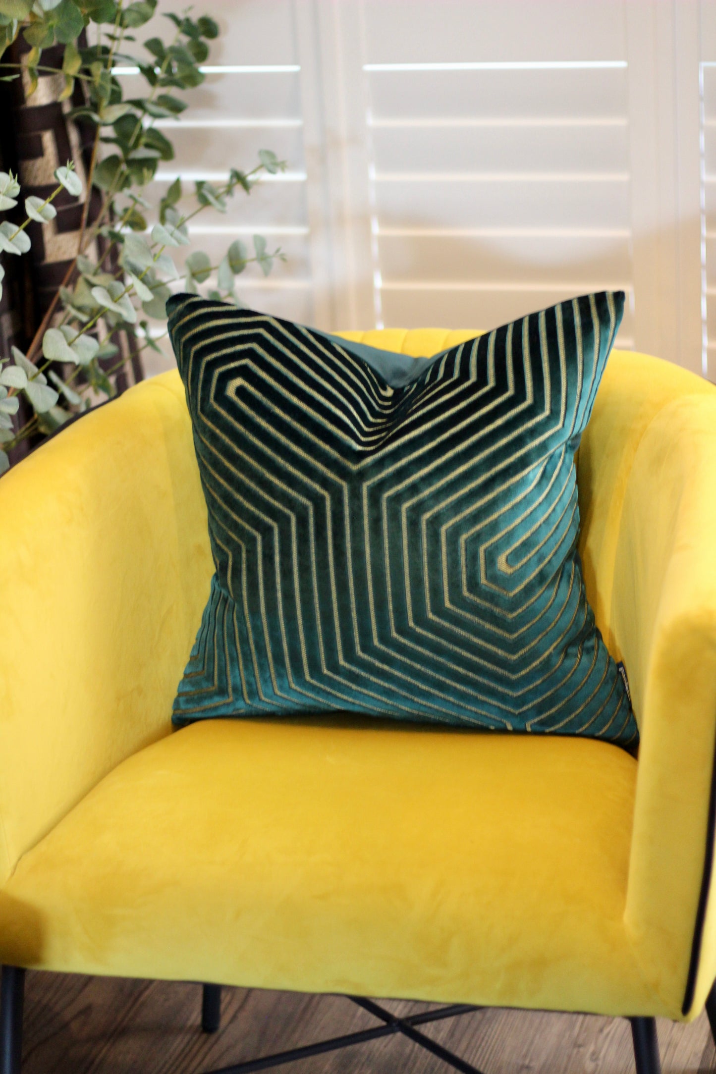 Shimmer Velvet Cushion - Emerald