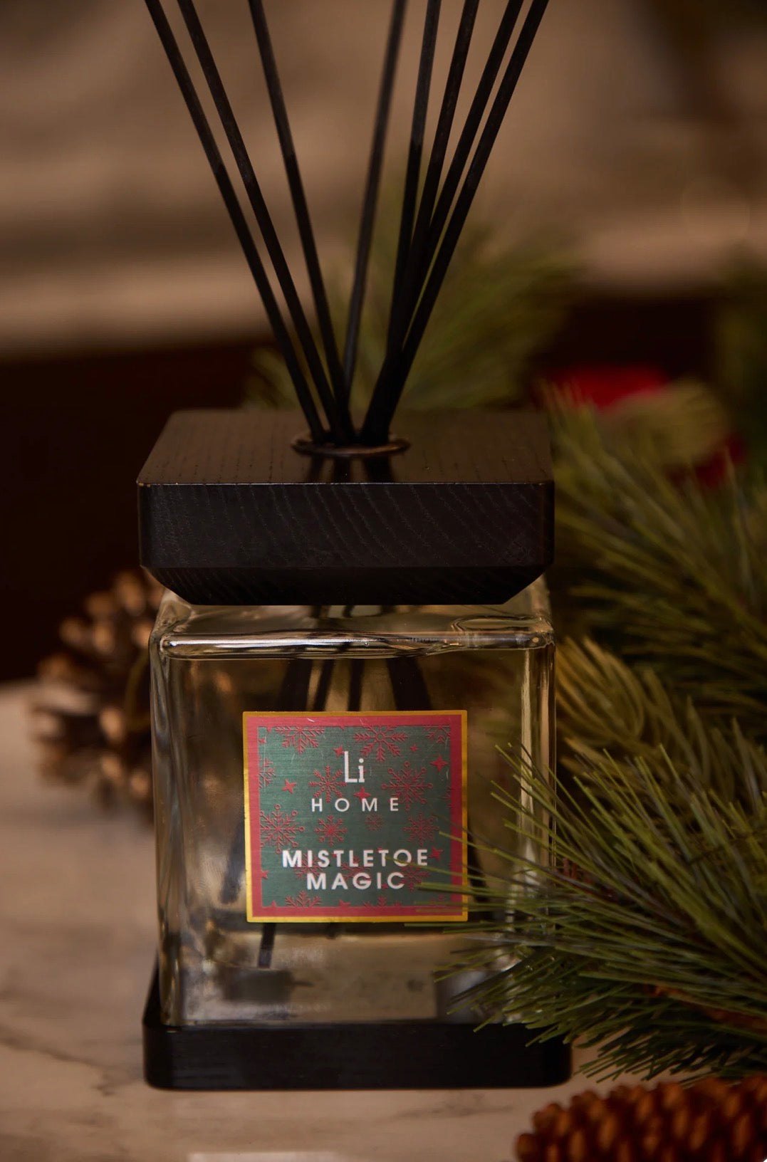 Mistletoe Magic Luxury Reed Diffuser | 500ml detail – Leya Buster Interiors